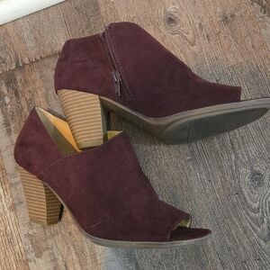 Naturalizer Women's Rich Burgundy Suede Mules